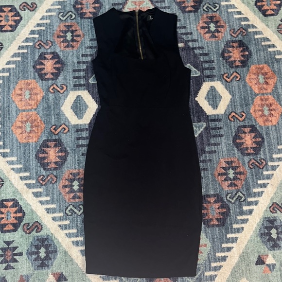 Lulus Dresses & Skirts - Like new lulus medium black dress